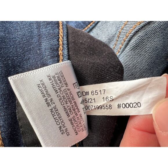 Express High Rise Dark Wash Supersoft Skinny Jeans Color: Dark Wash 16 Short - Picture 9 of 11